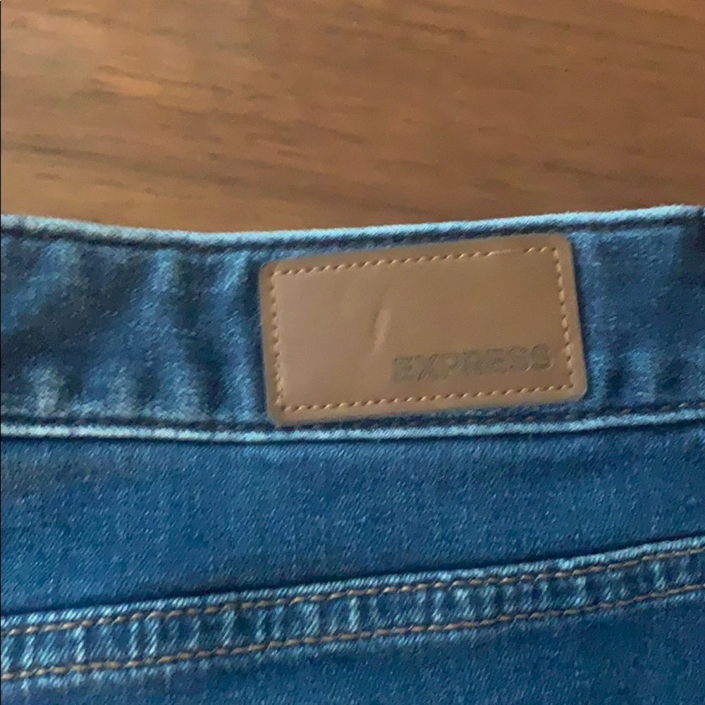 Shorts - Picture 3 of 4